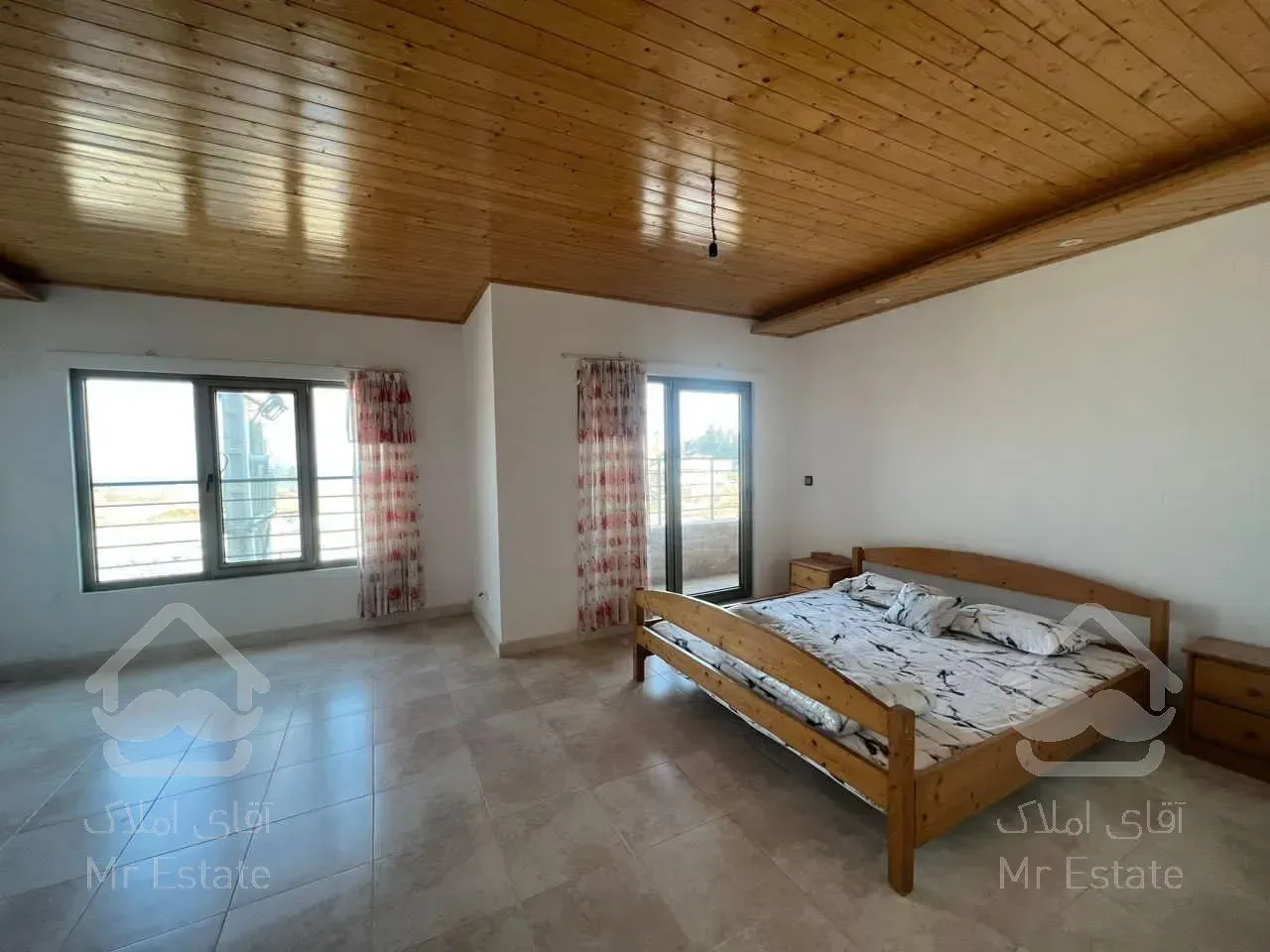 اپارتمان بر جاده اصلی