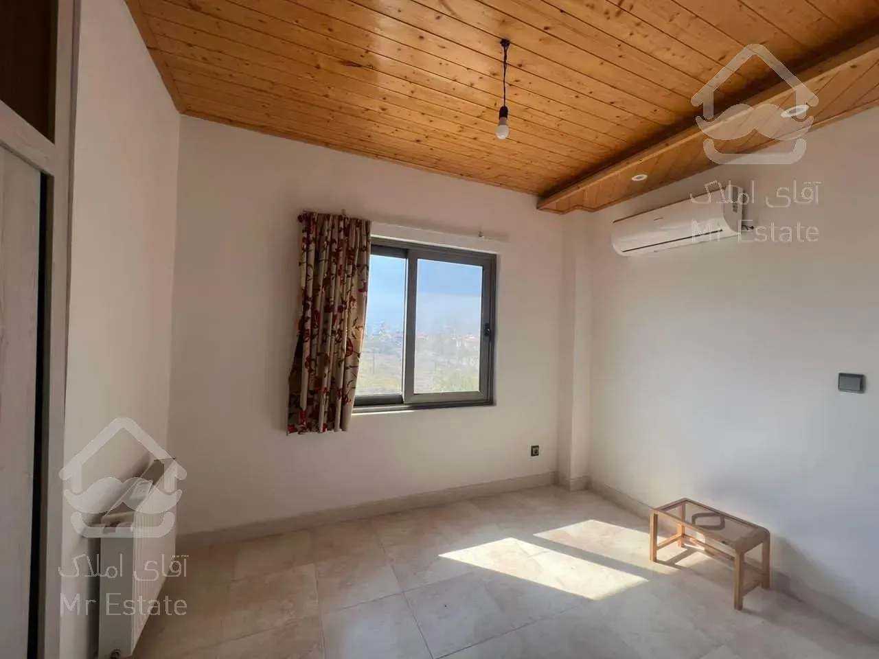 اپارتمان بر جاده اصلی