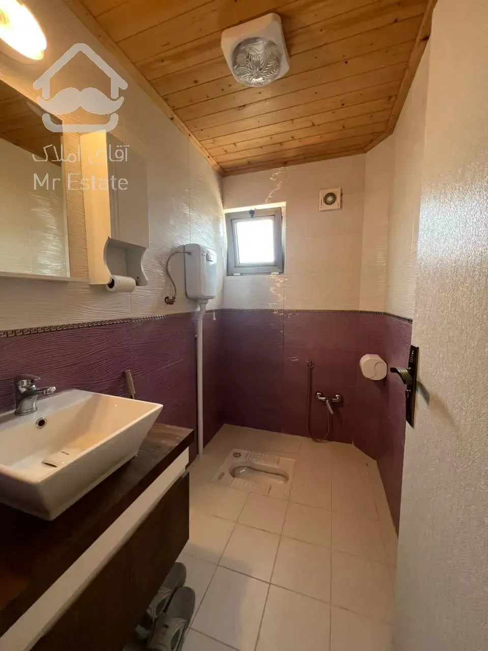 اپارتمان بر جاده اصلی