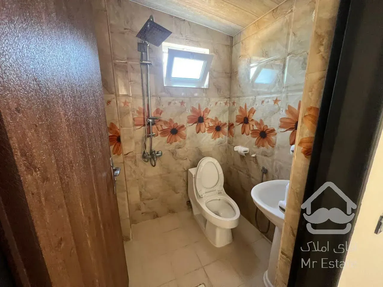 ویلا رومی روف دار