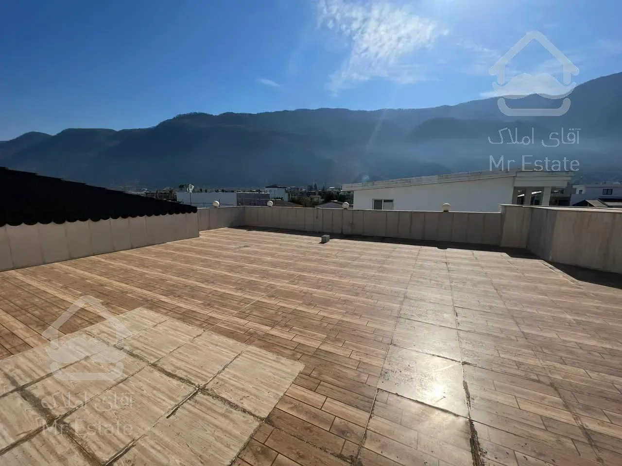 ویلا رومی روف دار