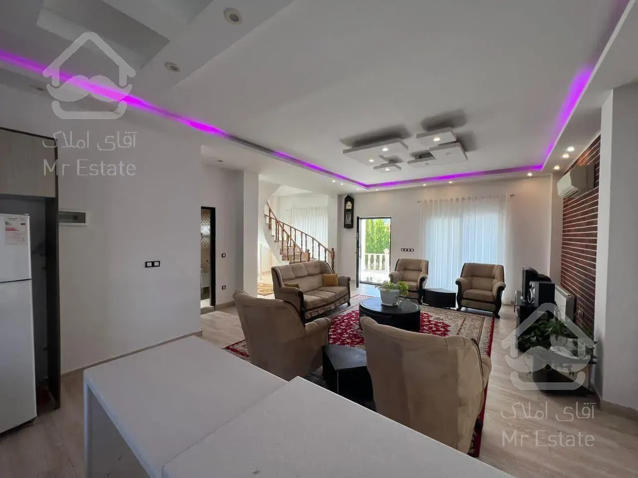 ویلا رومی روف دار