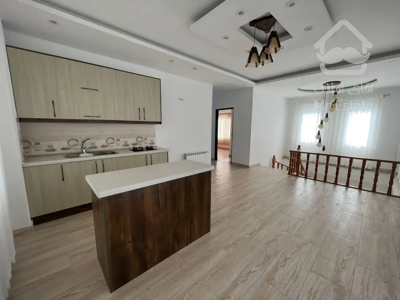 ویلا رومی روف دار