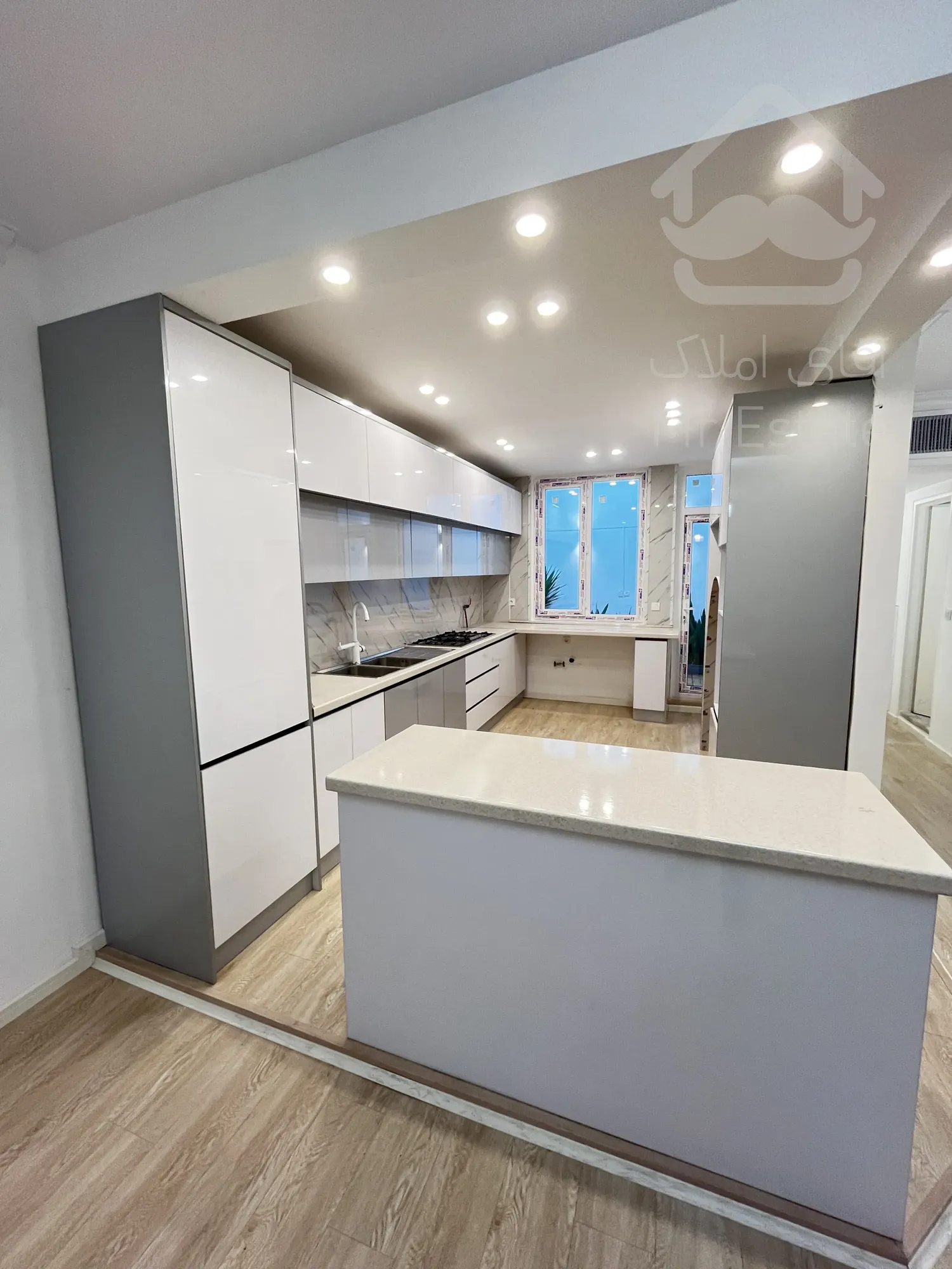 اجاره 95 متر نیاوران