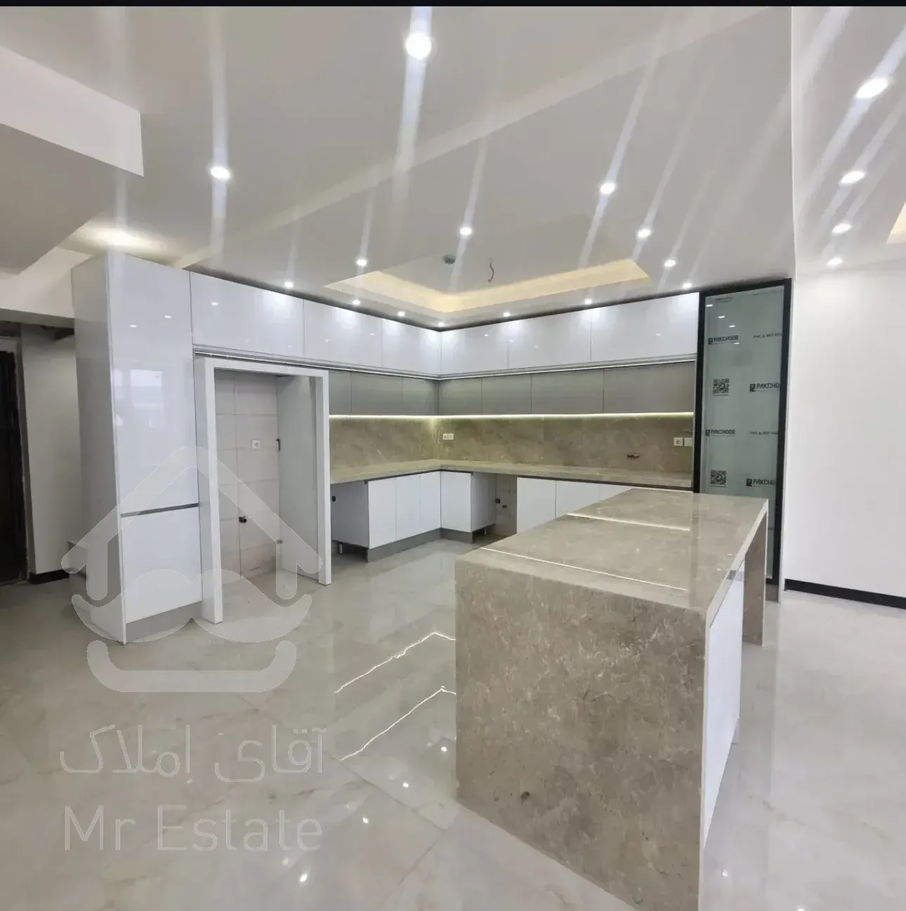 فروش آپارتمان ۹۸ متری در باغ فیض/ خوش نقشه / بدون پرتی