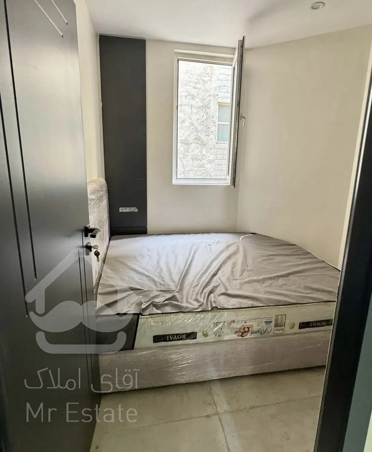 فروش آپارتمان در باغ فیض/ سالن پرده خور