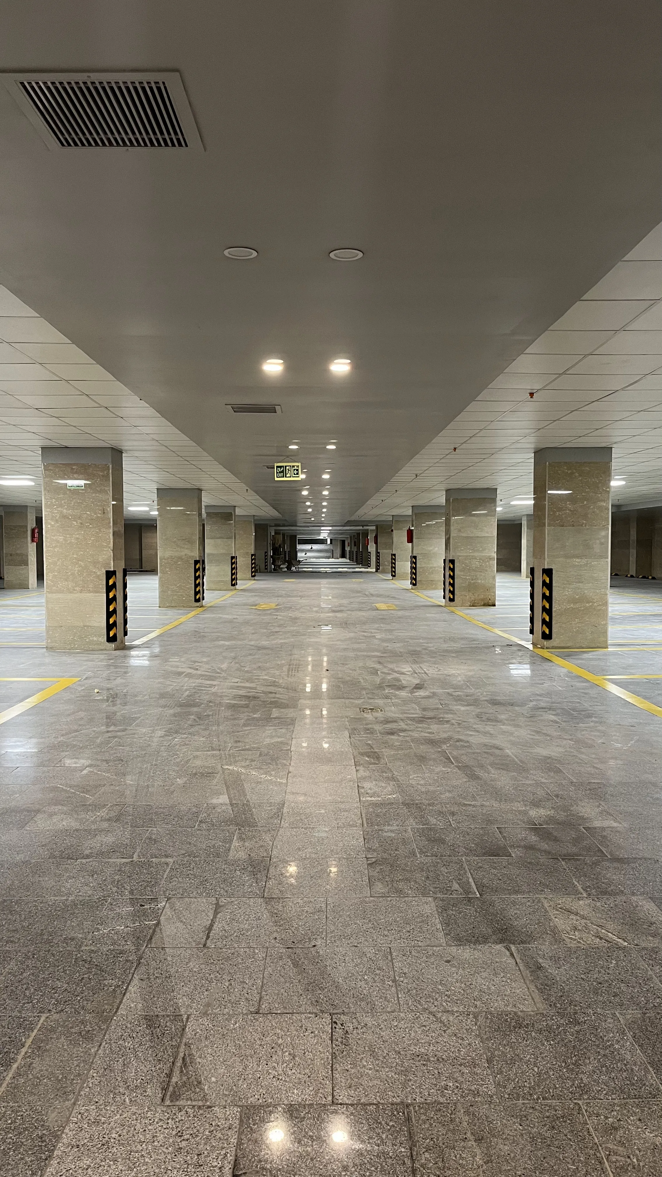 فروش مغازه 36 متری بغل مترو حسین اباد