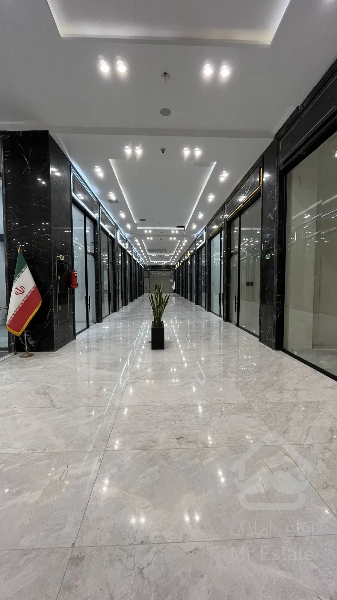 اجاره مغازه 25 متری بغل مترو حسین اباد