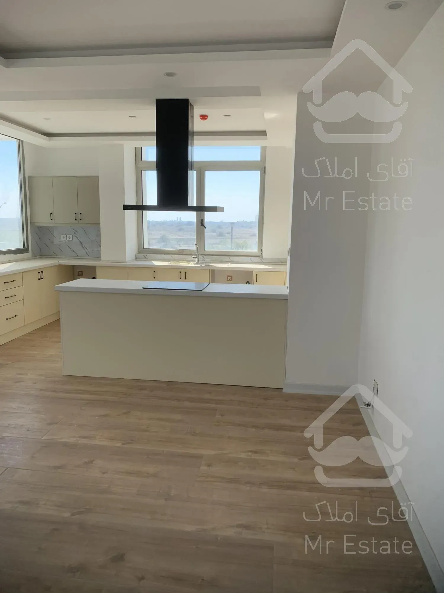 فروش دوخواب 110متری آکواریومی برج سانست صدف