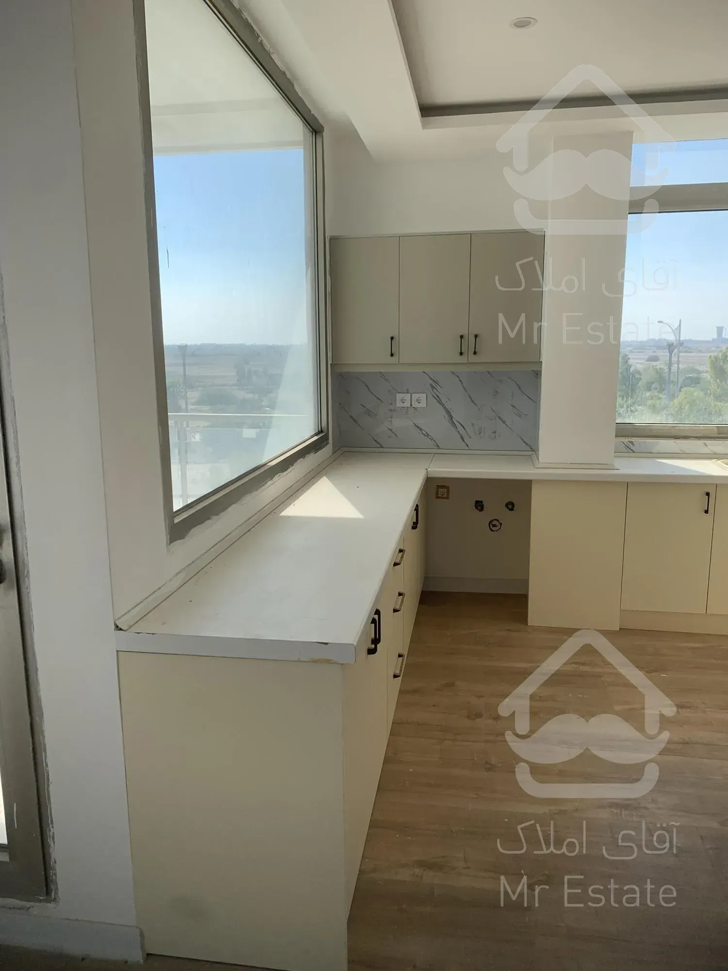 فروش دوخواب 110متری آکواریومی برج سانست صدف