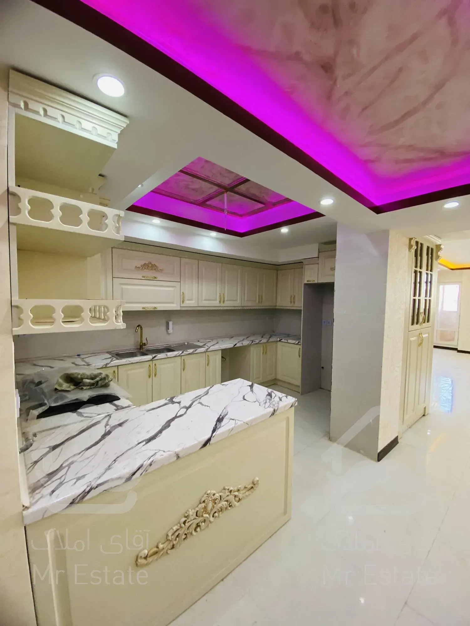 ۱۱۰متر،پذیرایی مربع و‌تالاری قابل چیدمان،شاخه اصلی