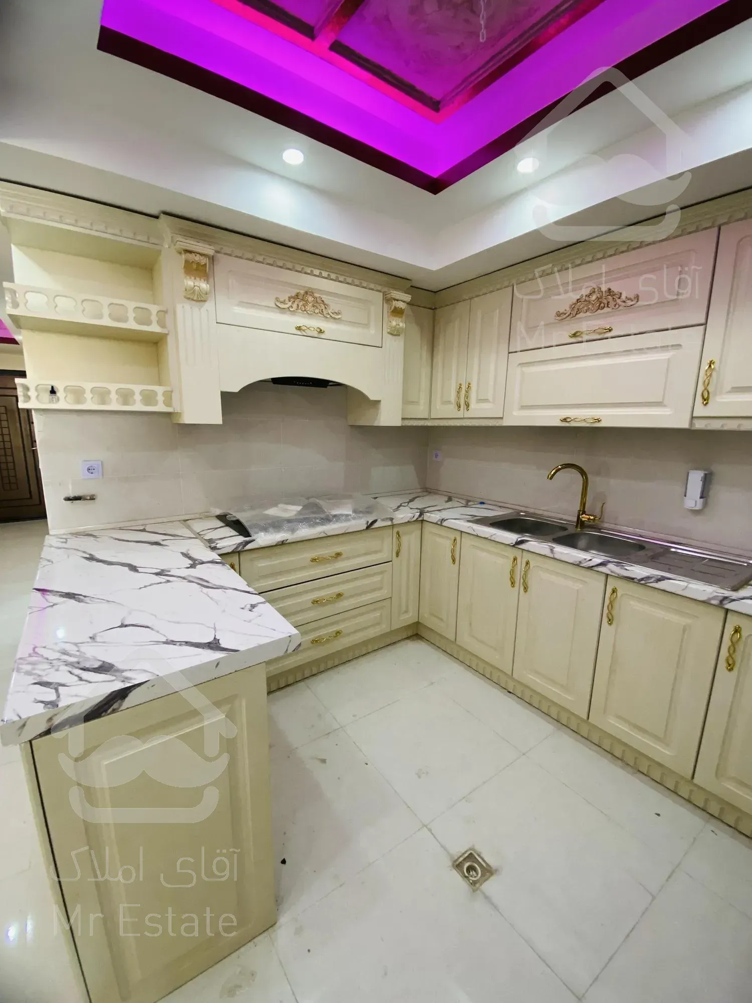 ۱۱۰متر،پذیرایی مربع و‌تالاری قابل چیدمان،شاخه اصلی