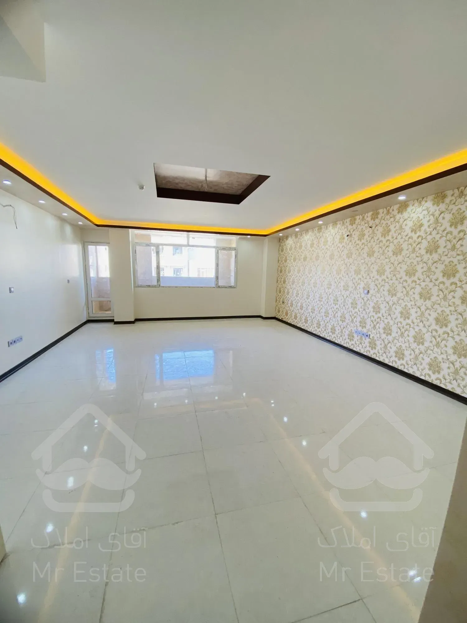 ۱۱۰متر،پذیرایی مربع و‌تالاری قابل چیدمان،شاخه اصلی