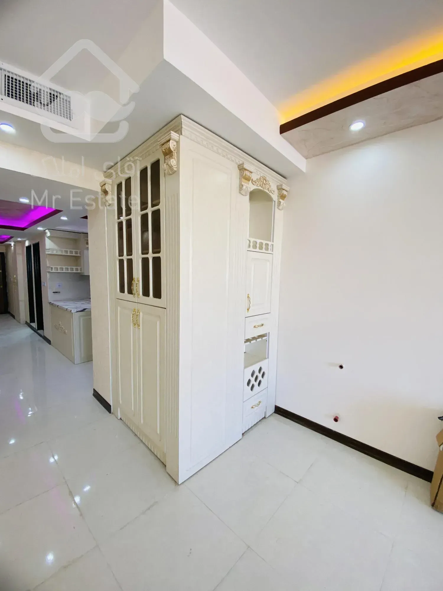 ۱۱۰متر،پذیرایی مربع و‌تالاری قابل چیدمان،شاخه اصلی