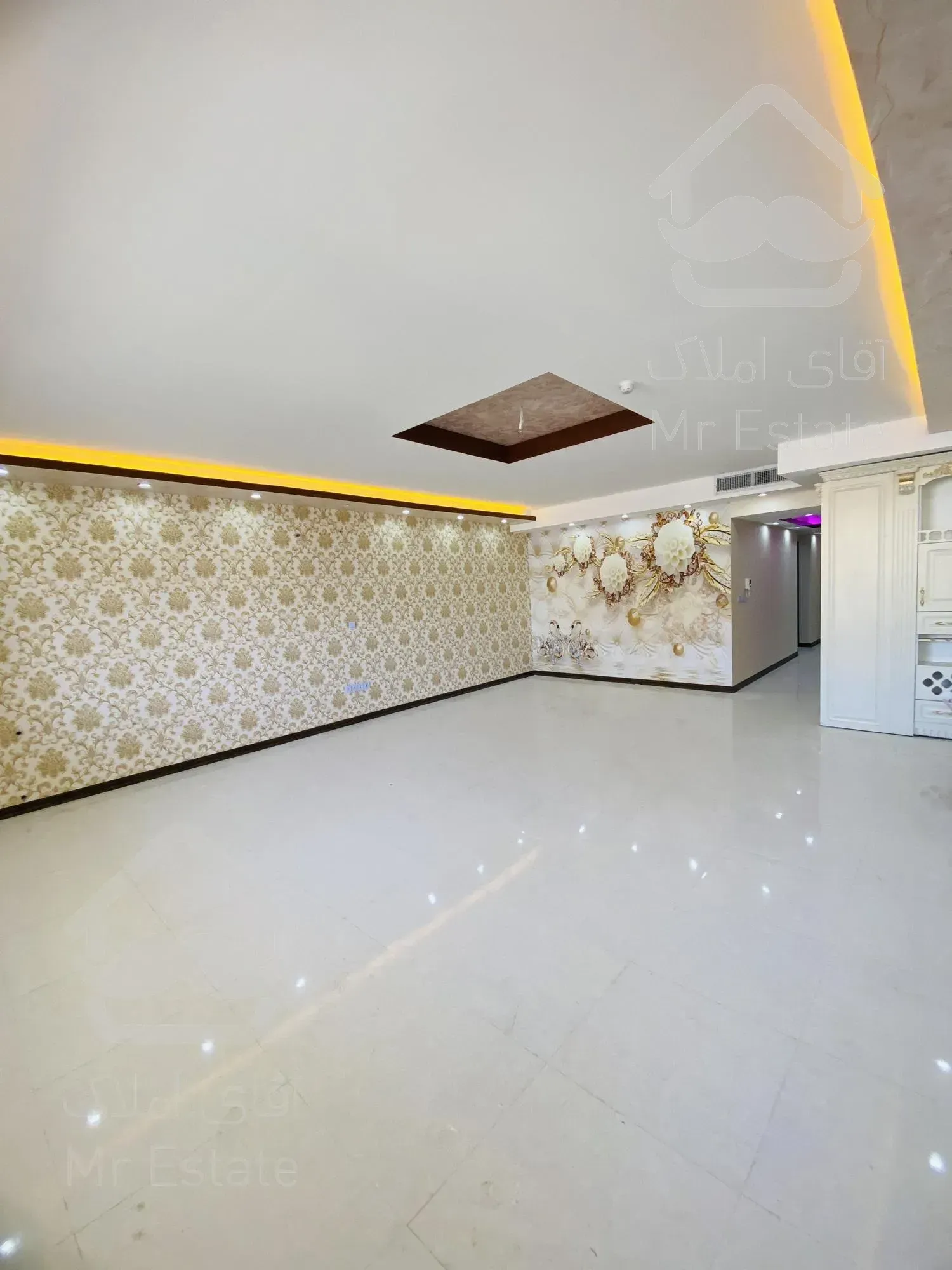 ۱۱۰متر،پذیرایی مربع و‌تالاری قابل چیدمان،شاخه اصلی