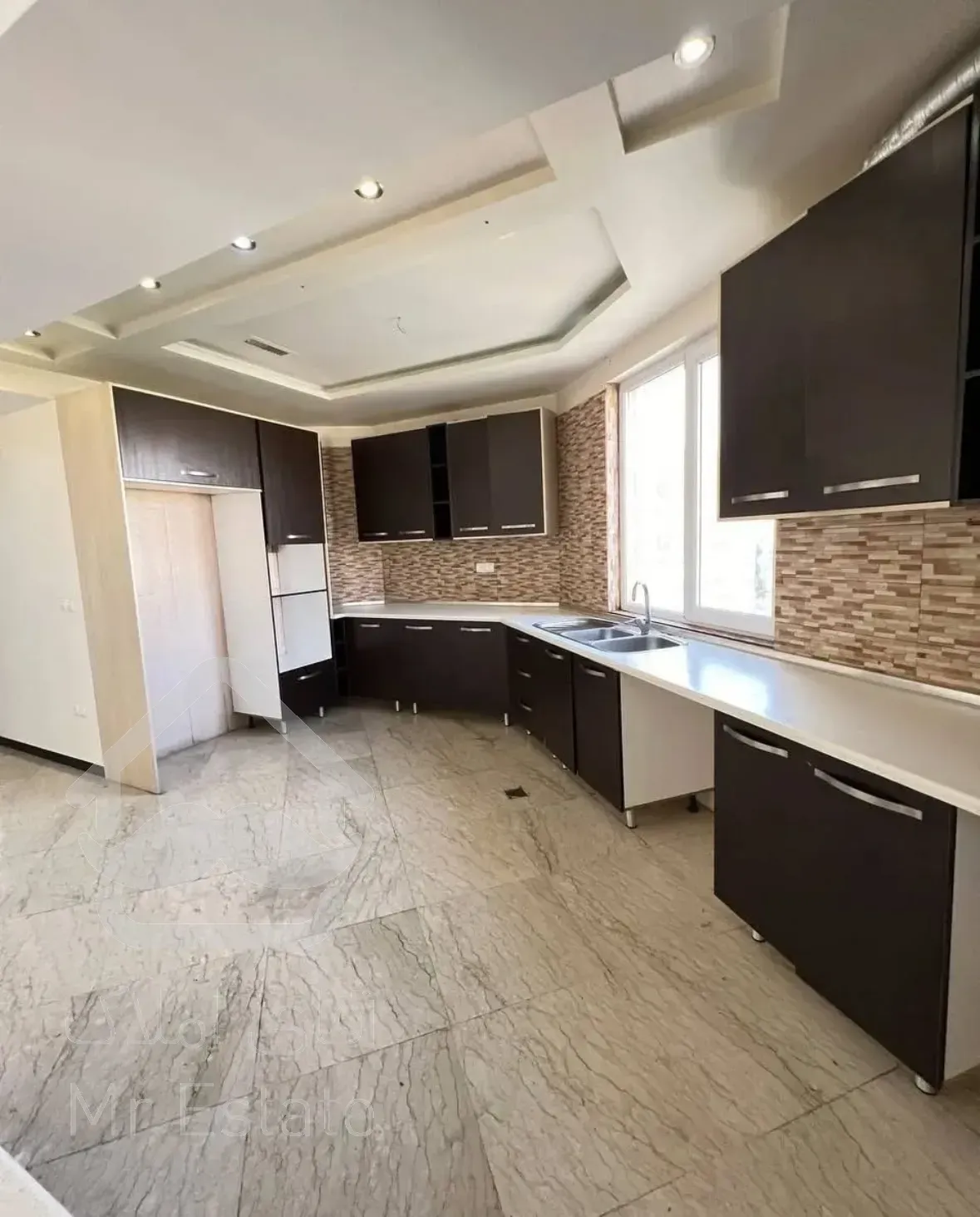 فروش آپارتمان ۹۵ متری ۲ خوابه فول امکانات بازسازی شده