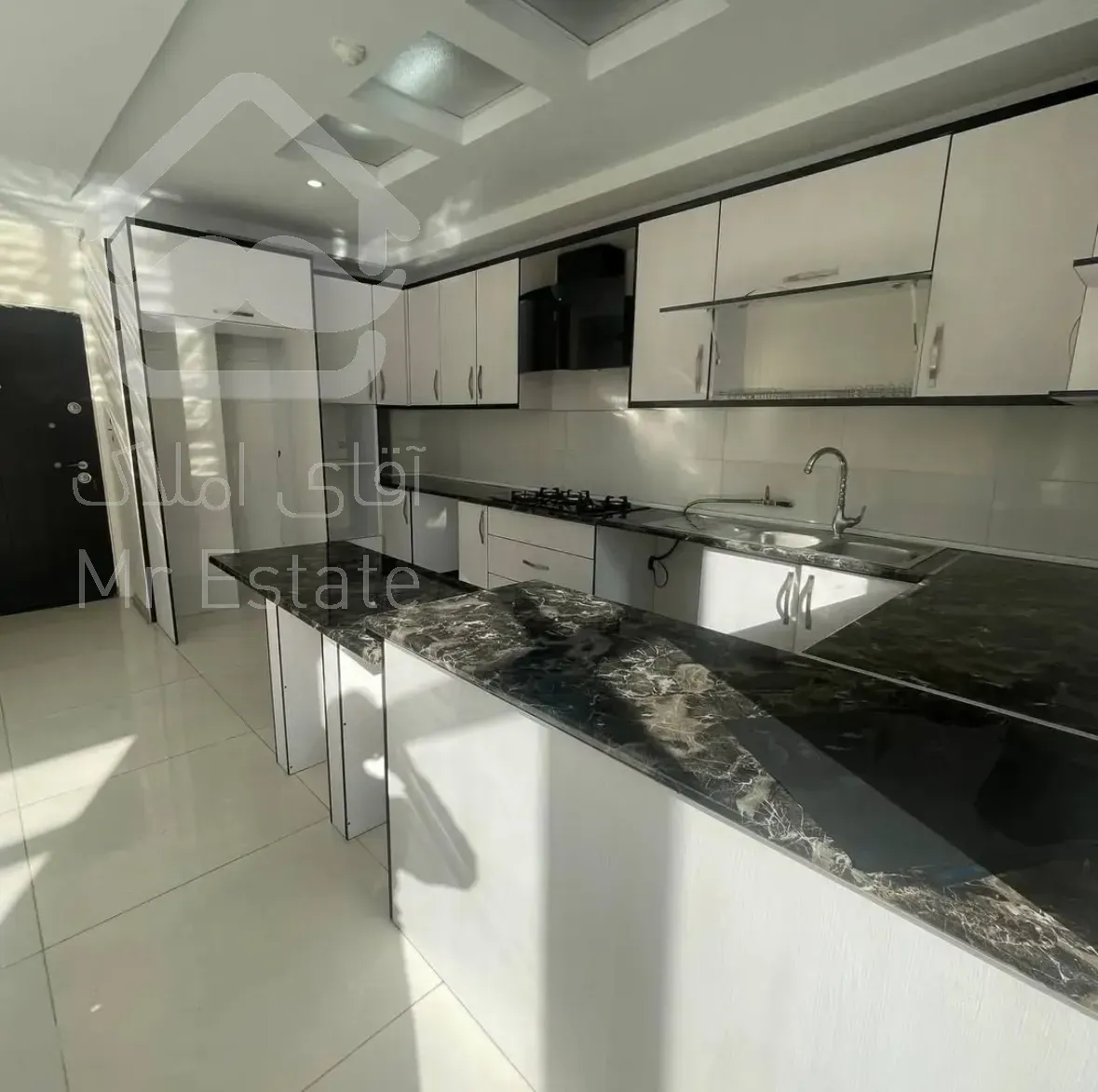 فروش آپارتمان ۸۱ متری ۲ خوابه فول امکانات نما تراورتن در ارم