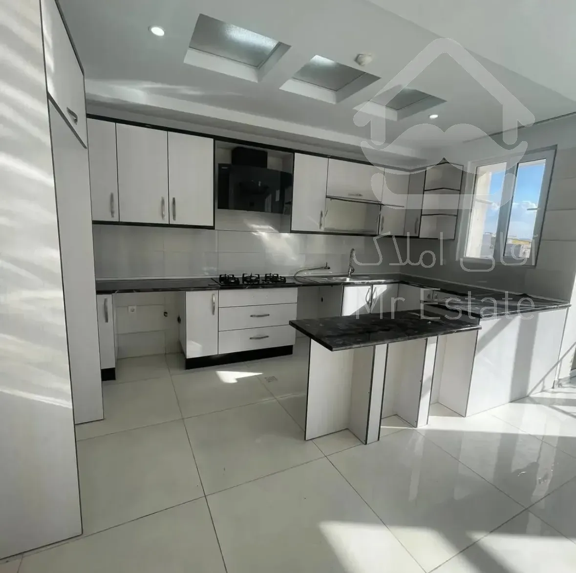 فروش آپارتمان ۸۱ متری ۲ خوابه فول امکانات نما تراورتن در ارم