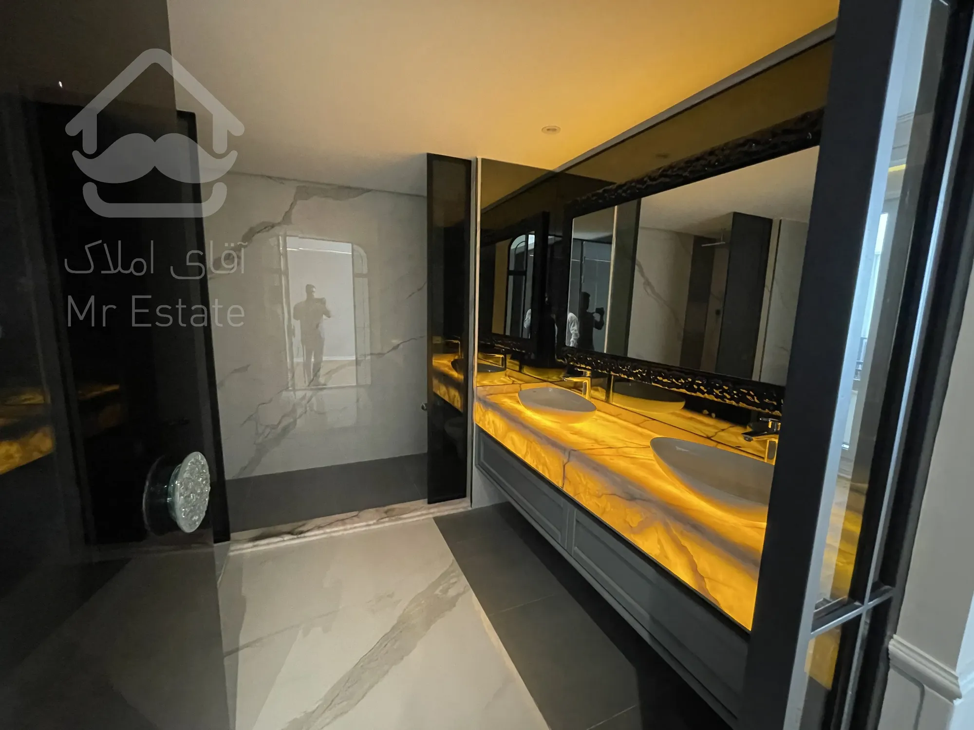 خرید آپارتمان ۲۴۰متر نیاوران فول مشاعات ویو بی نظیر