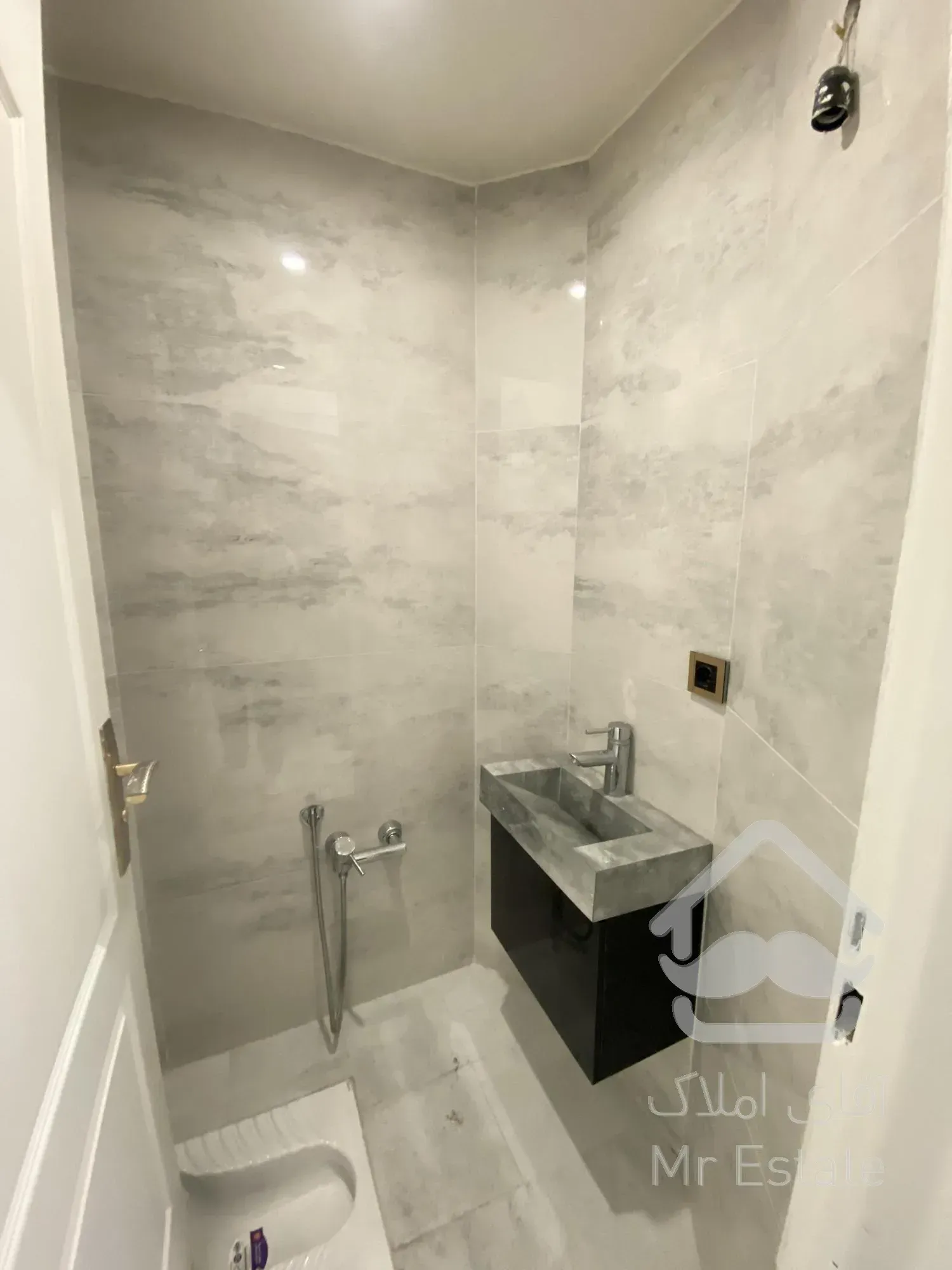 ۸۷ متر ۲خواب ورودی از لابی