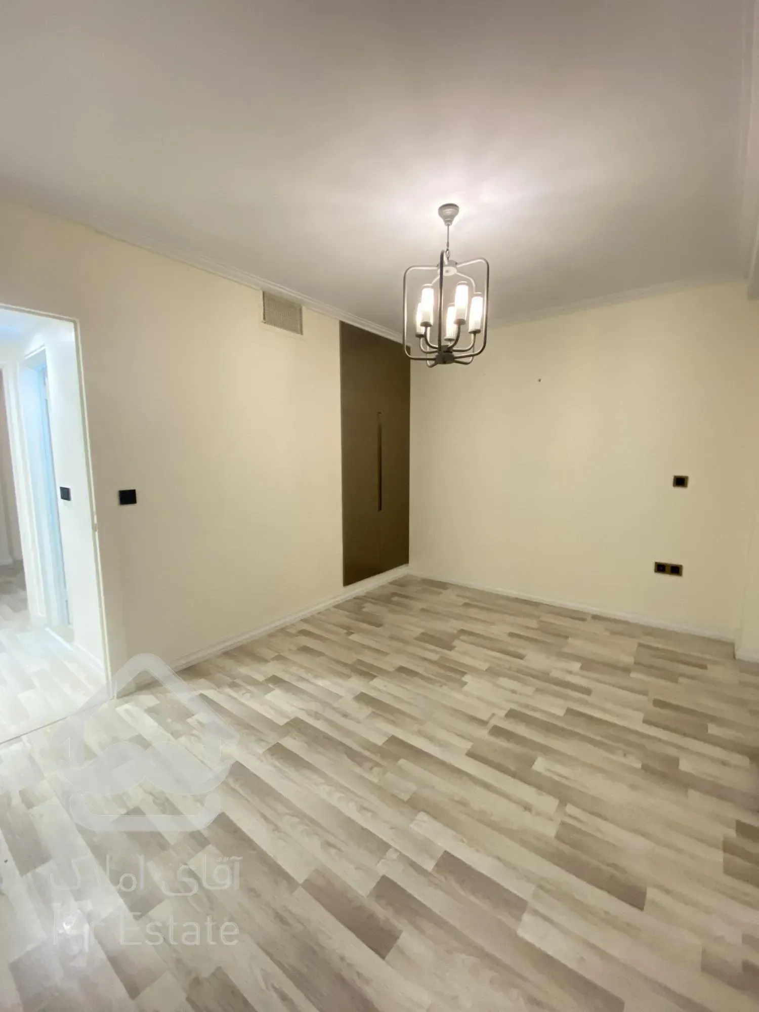 ۸۷ متر ۲خواب ورودی از لابی