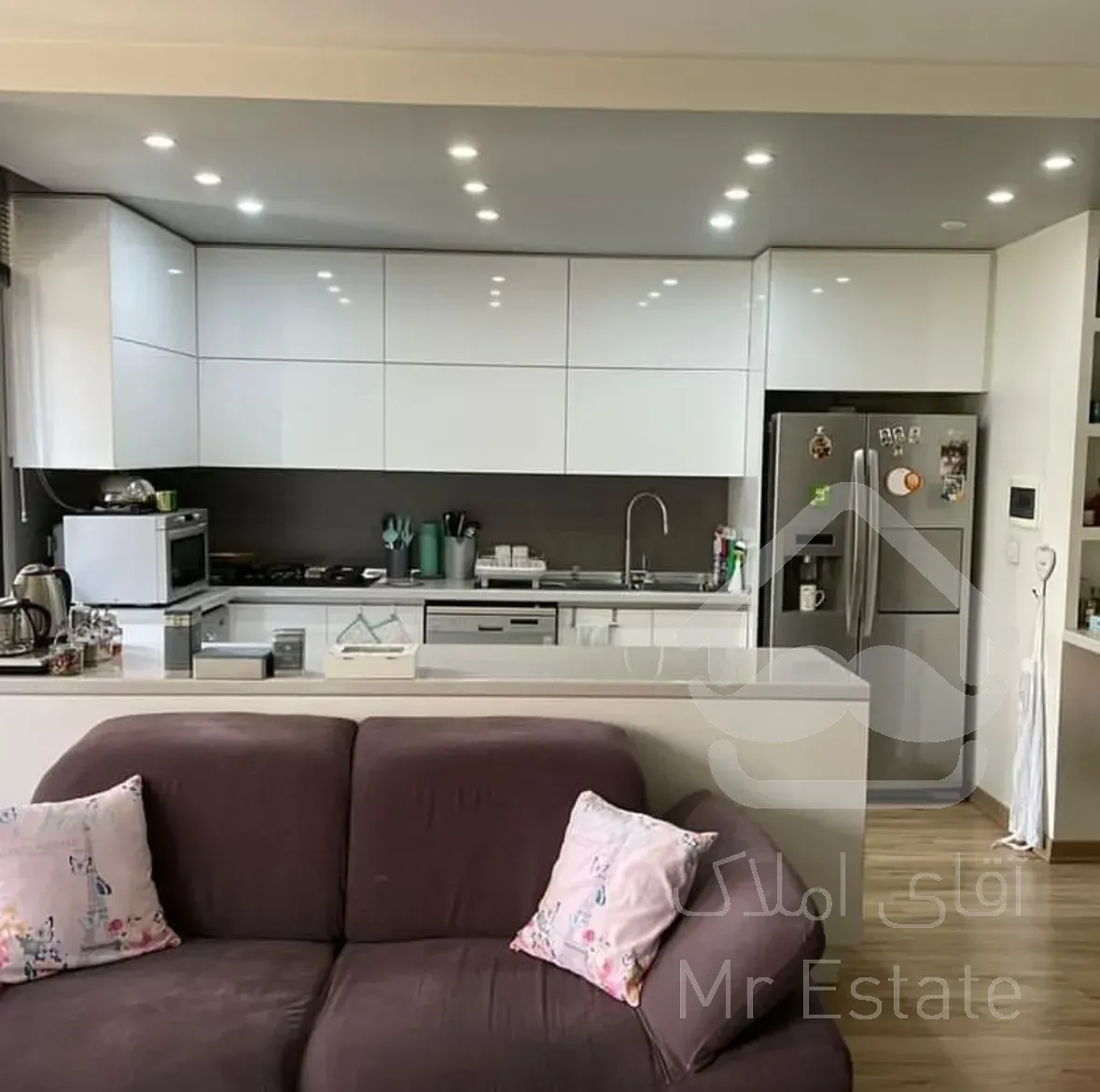 فروش آپارتمان ۶۸ متری یک خوابه خطی رو به آفتاب در ک‌ی ارم