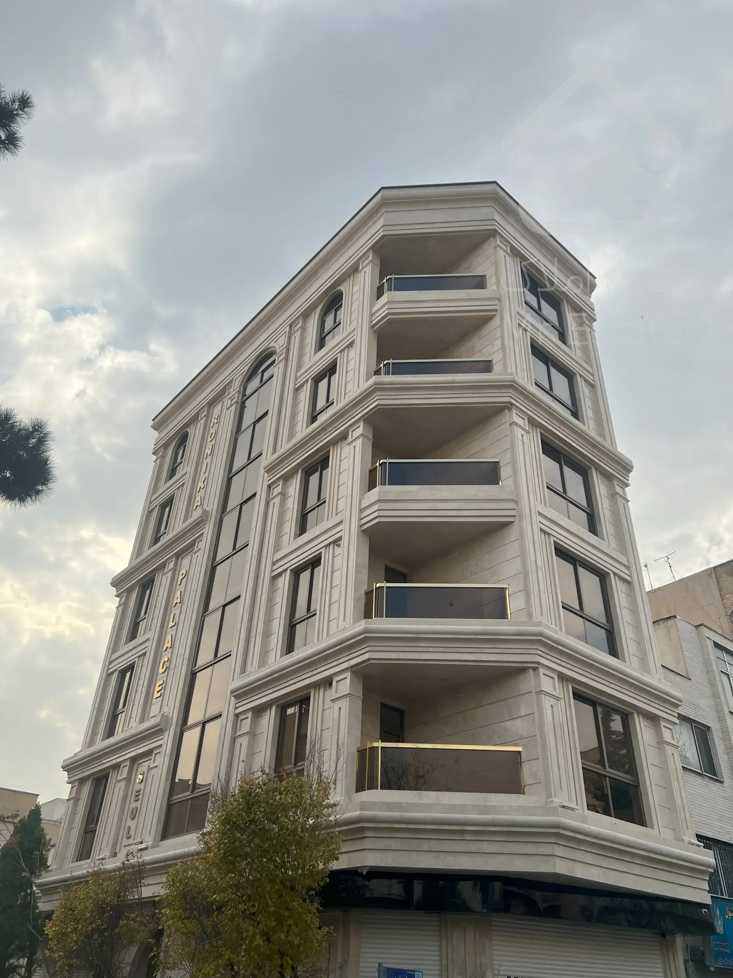 فروش ساختمان لاکچری به صورت یکجا