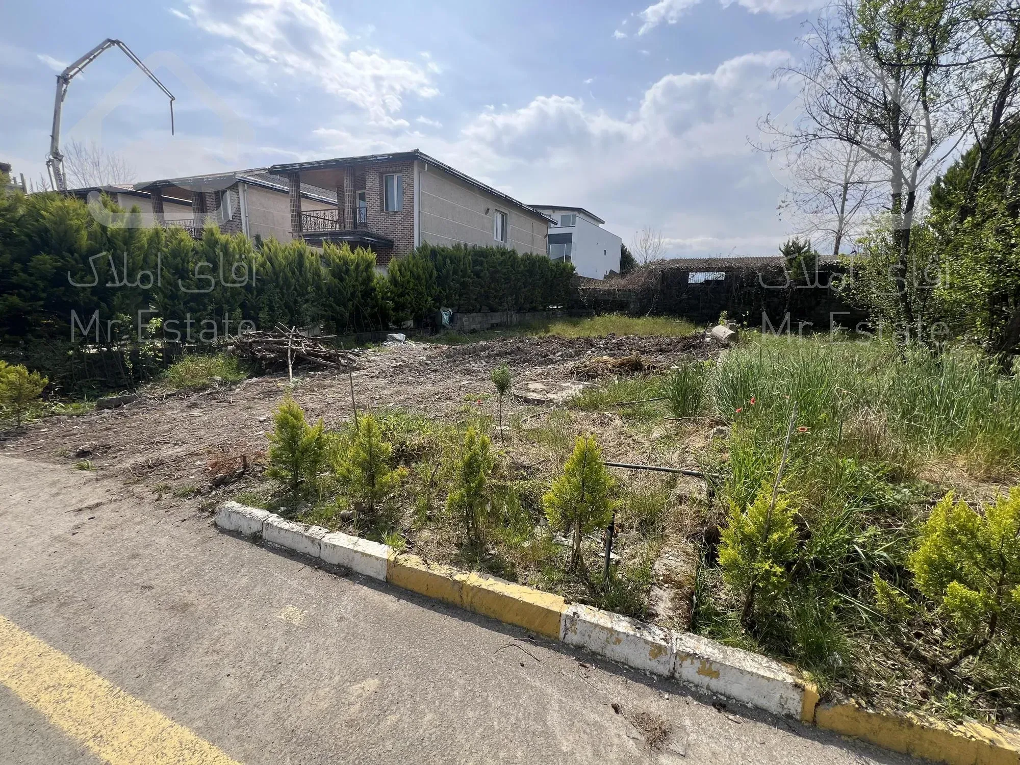 زمین ۳۰۰ متری داخل شهرک