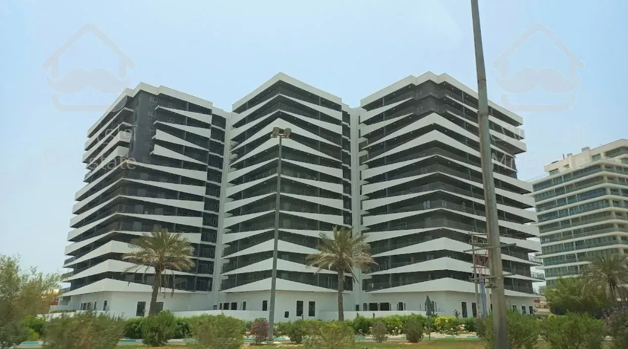 فروش دوخواب ۱۳۲ متری برج فروردین صدف ستاره کیش