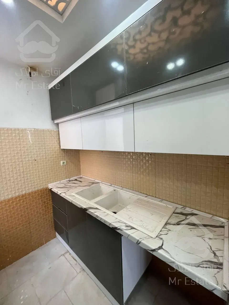 ۴۹متر/رو‌به افتاب/دوپارکینگه/سند تکبرگ