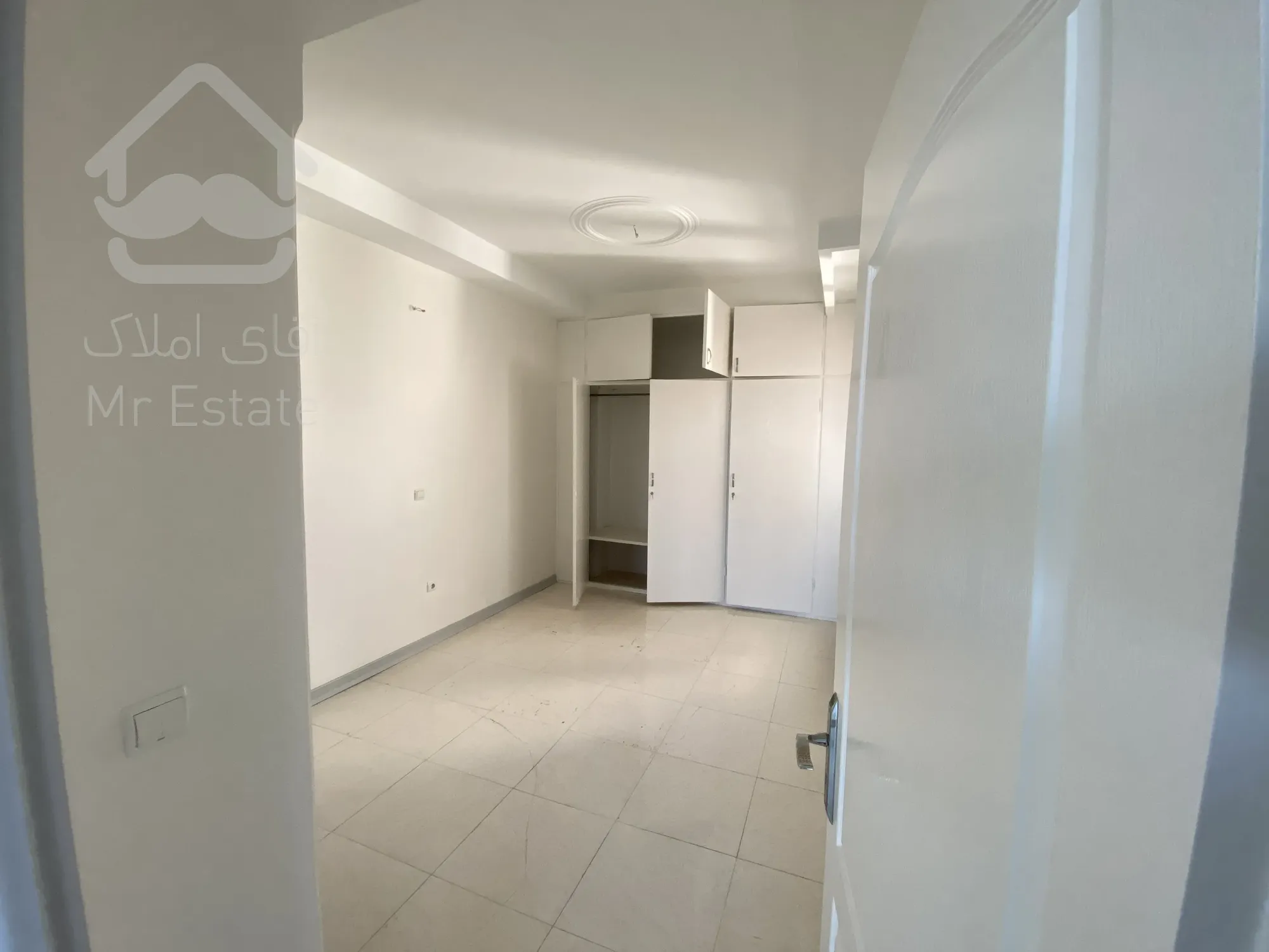 آپارتمان تک واحدی