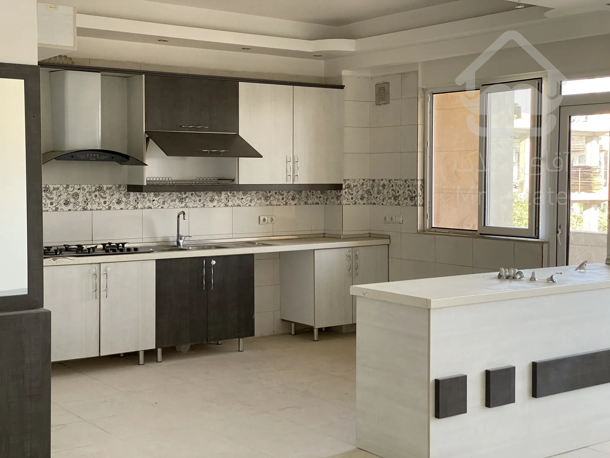 آپارتمان تک واحدی