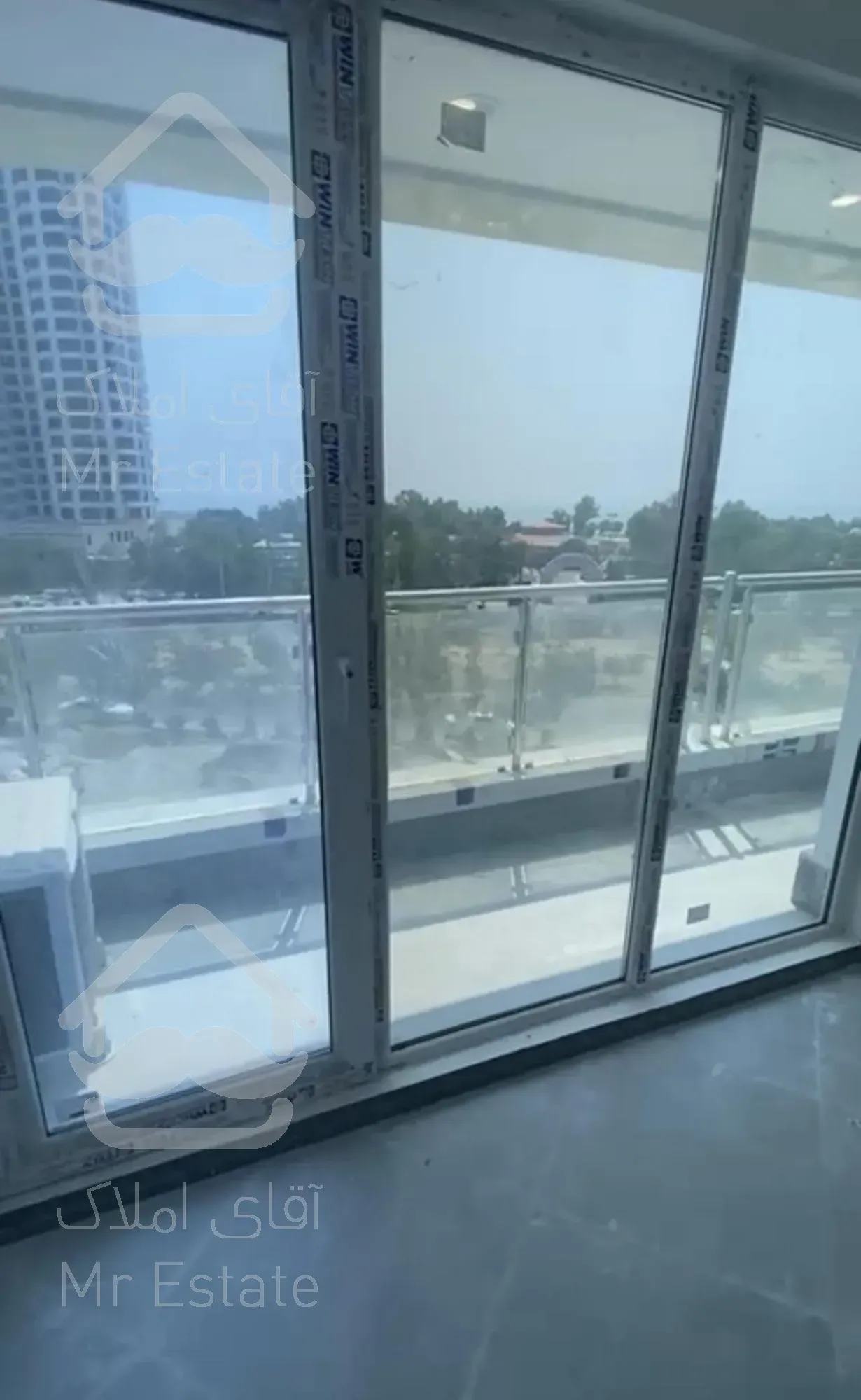 فروش دوخواب مستر ۱۴۲ متری برج روما