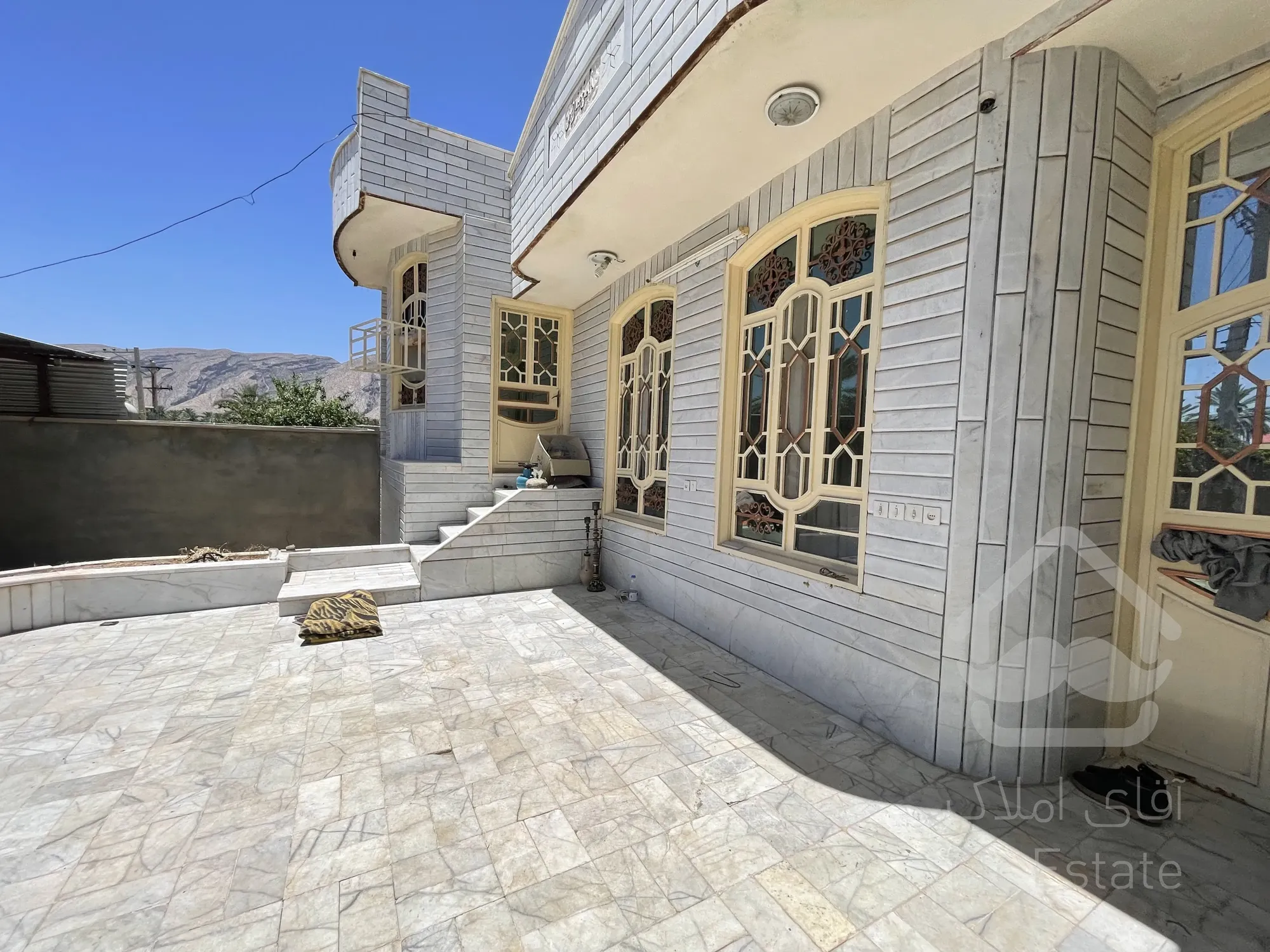 فروش ویلایی مسکونی صد کیلومتری شیراز