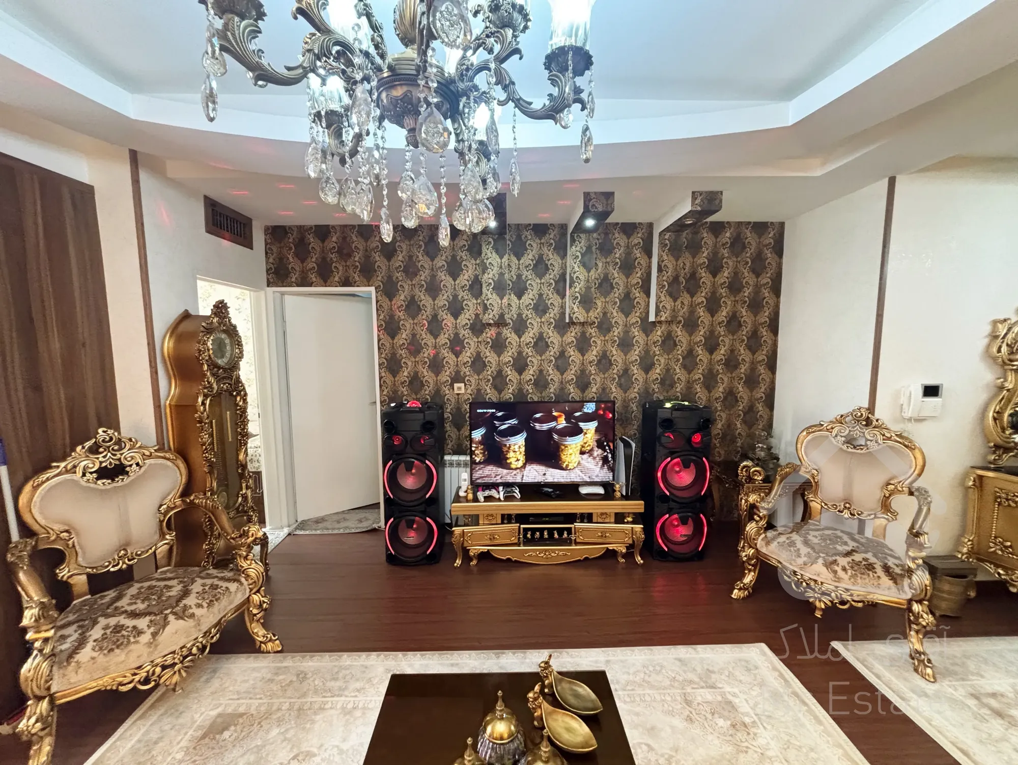 واحد ۸۱ متر محمود اباد مالک هستم فول بازسازی شده لوکیشن عالی یاس ۳