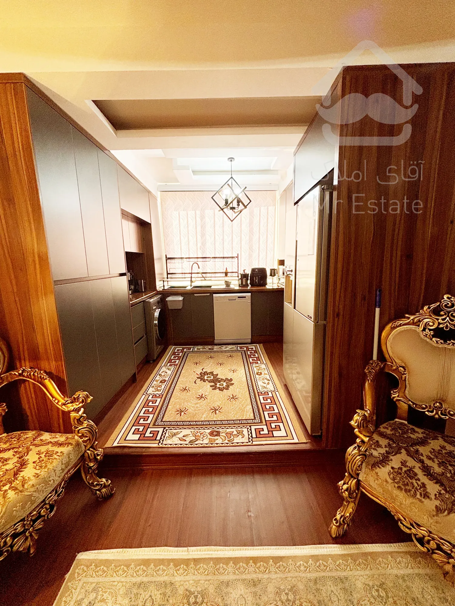 واحد ۸۱ متر محمود اباد مالک هستم فول بازسازی شده لوکیشن عالی یاس ۳