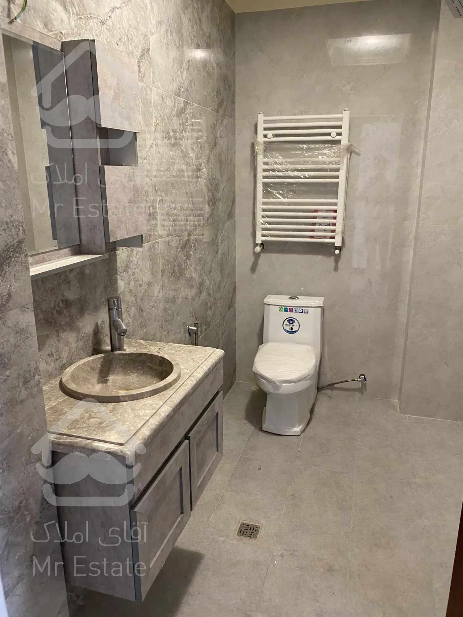 ۳۰۰ متر موقعیت اداری / میدان ونک