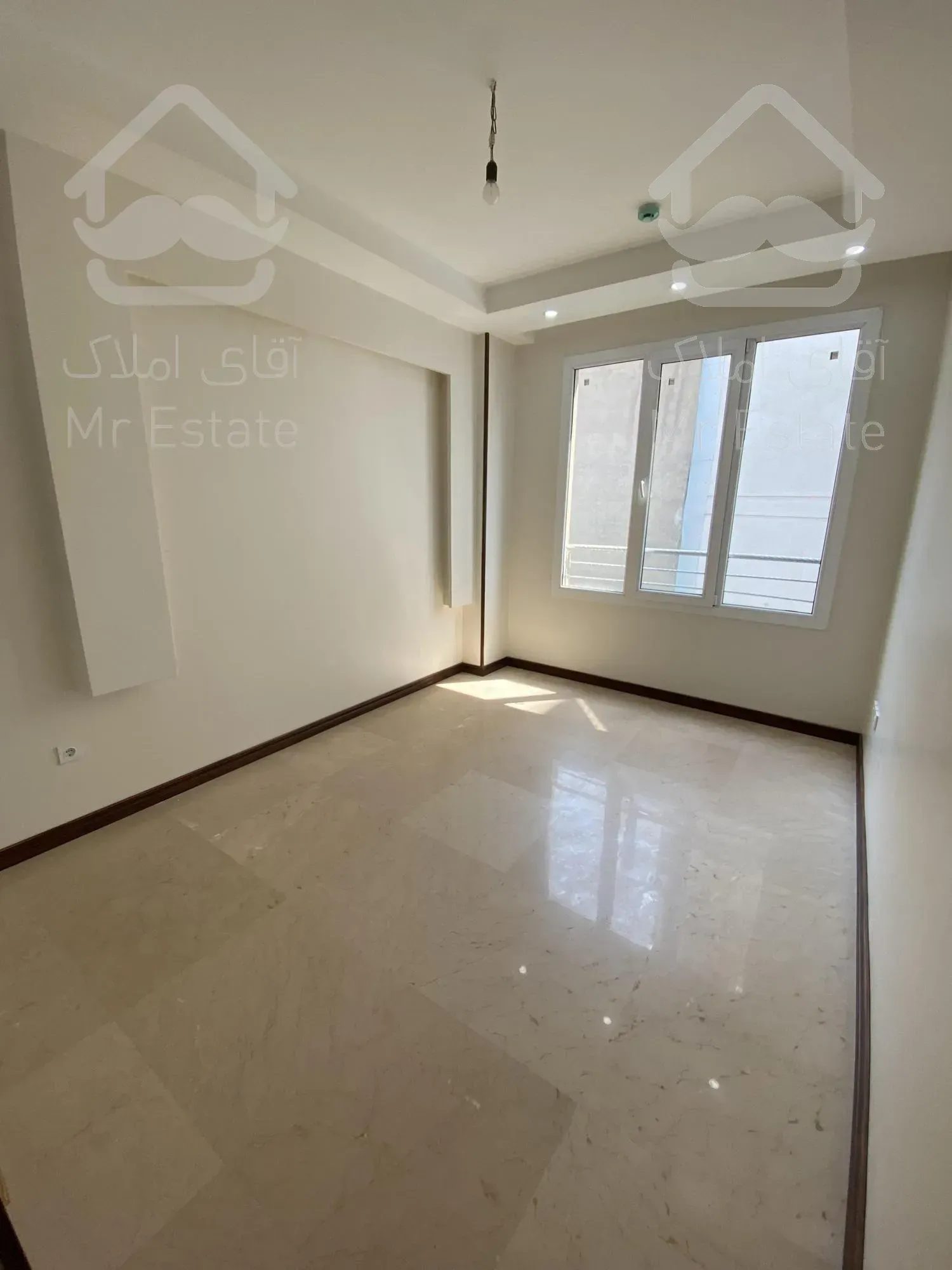 ۳۰۰ متر موقعیت اداری / میدان ونک