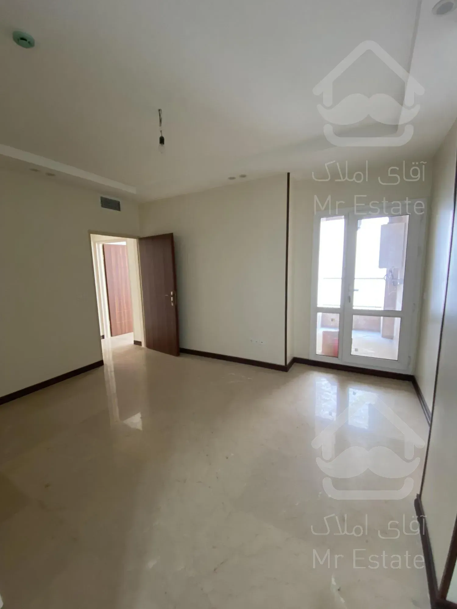 ۳۰۰ متر موقعیت اداری / میدان ونک