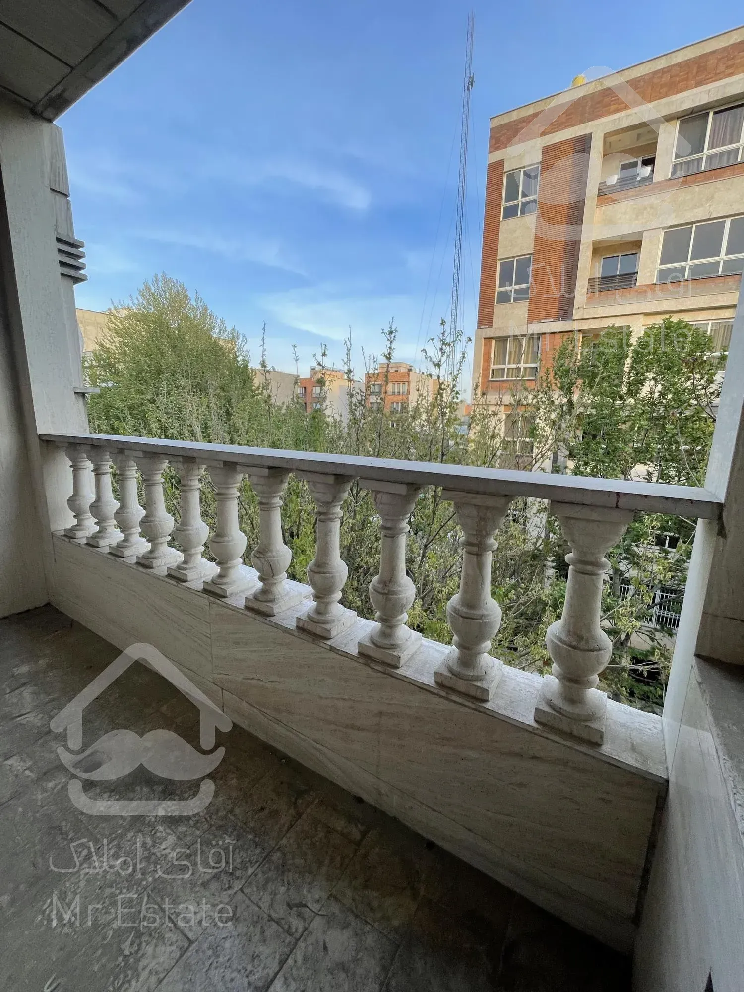 ۱۰۲ متر ۲ خواب با امکانات در فرعی مشجر ظفر