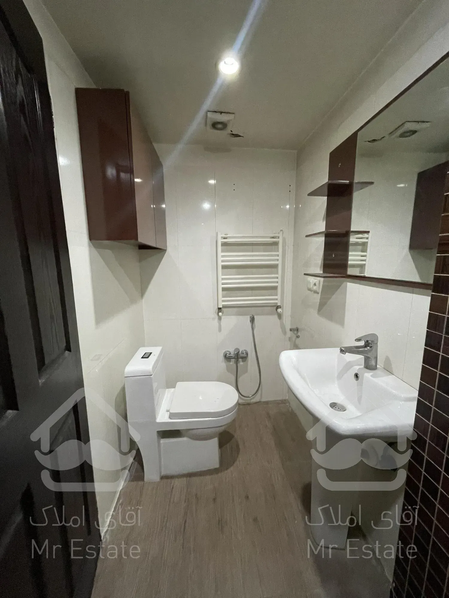 ۱۰۲ متر ۲ خواب با امکانات در فرعی مشجر ظفر