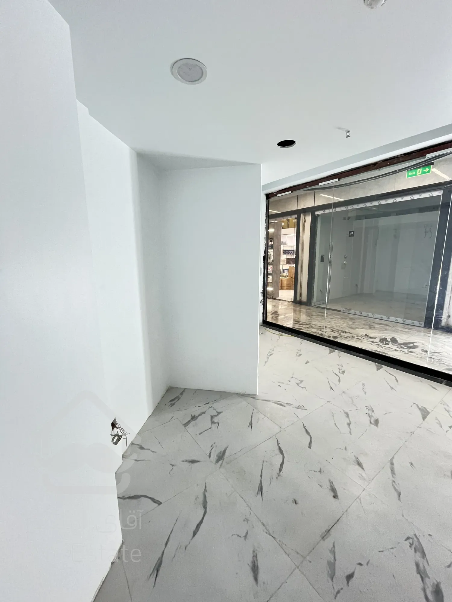 فروش ۲۸ متر مغازه پاساژ فراز لاله زار