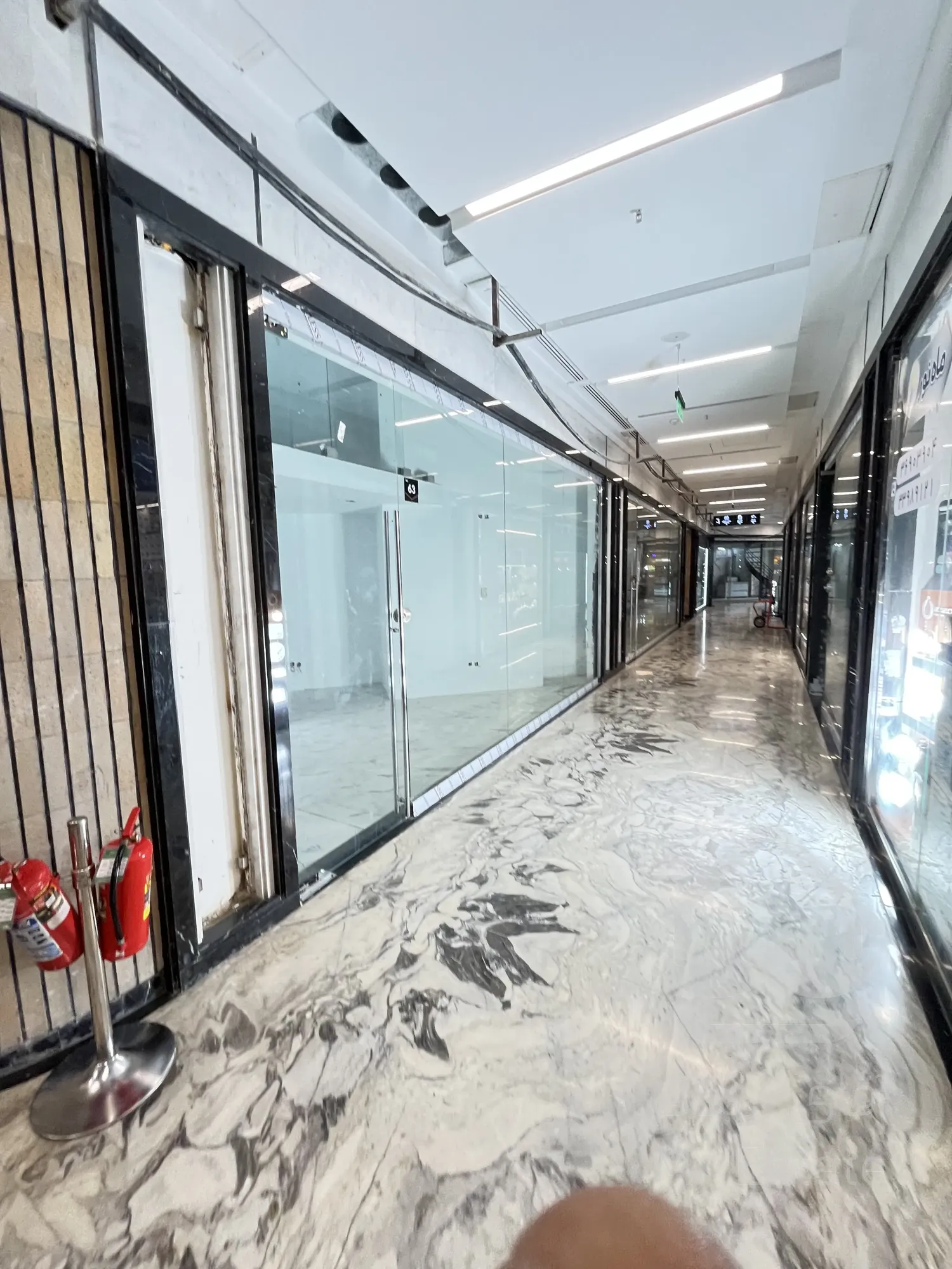 ۲۸ متر مغازه دارای بالکن پاساژ فراز لاله زار