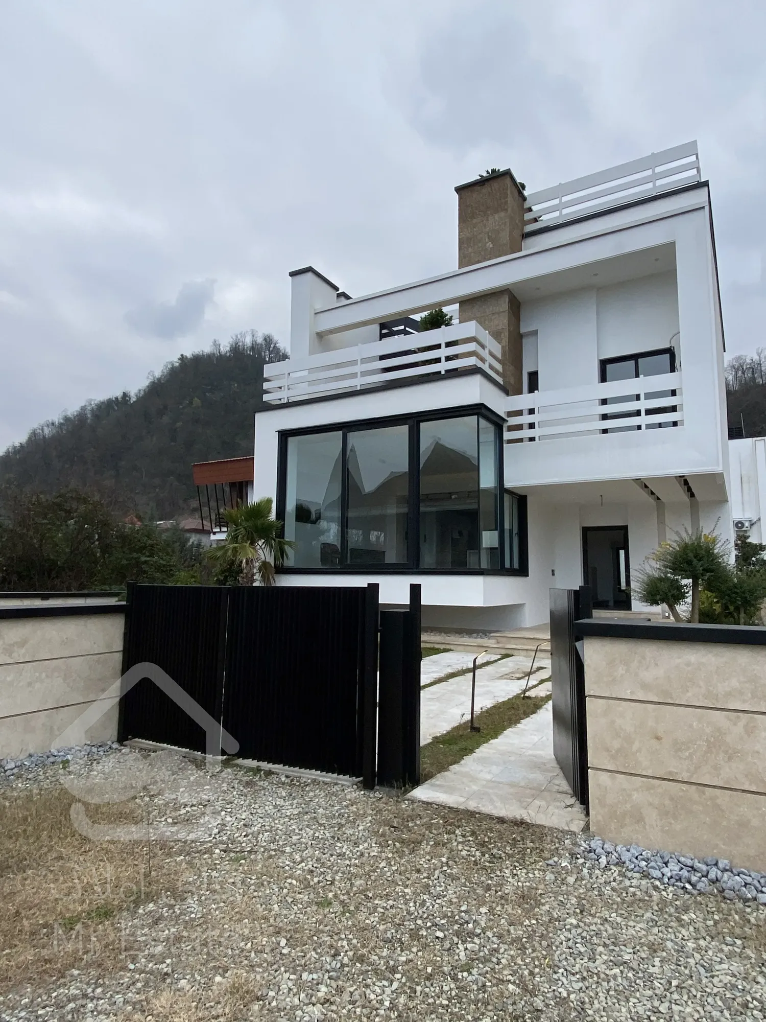 فروش ویلا مدرن شهرکی / متل قو