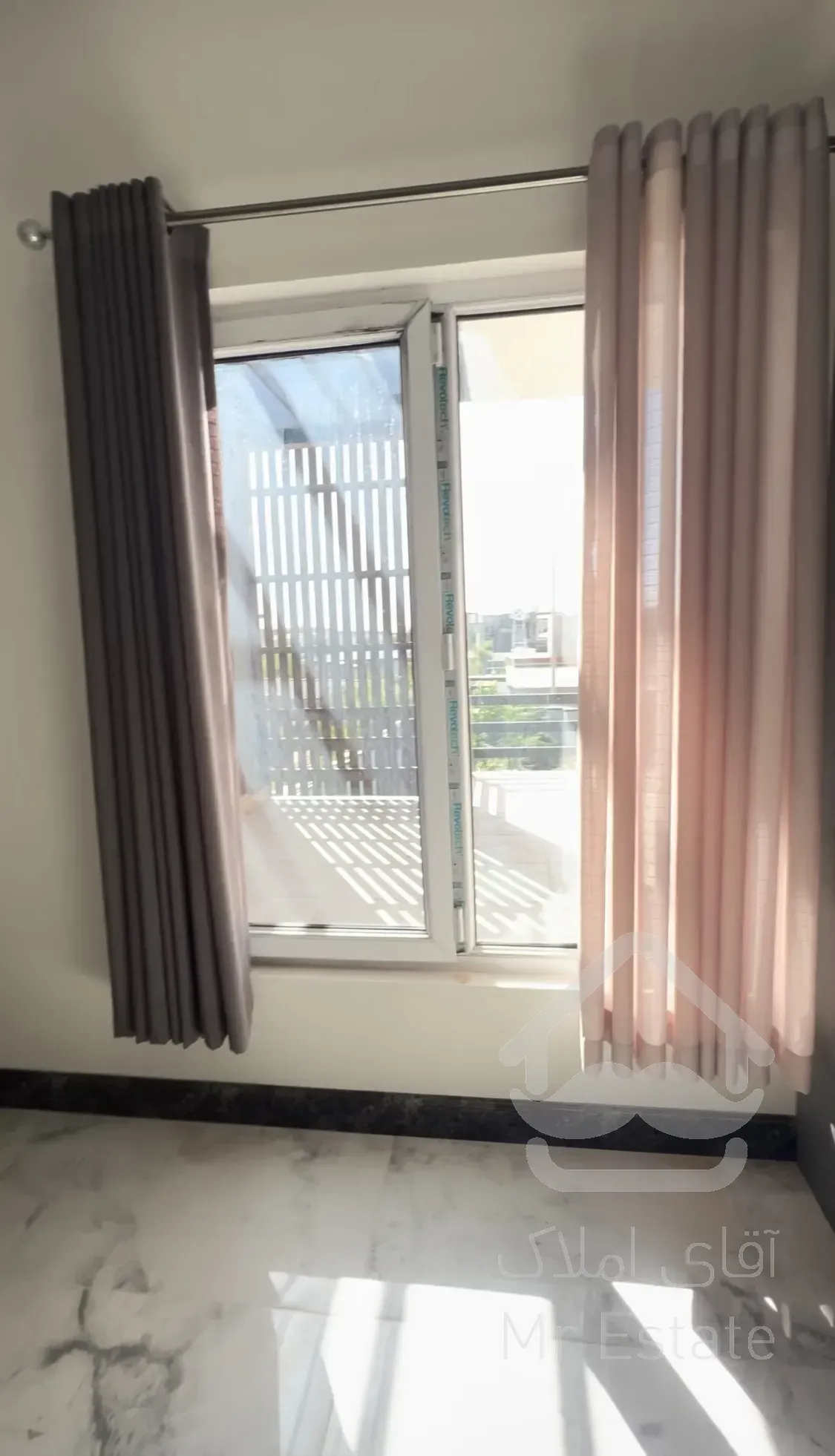 ویلا مدرن ۵۰۰ متری آبسرد