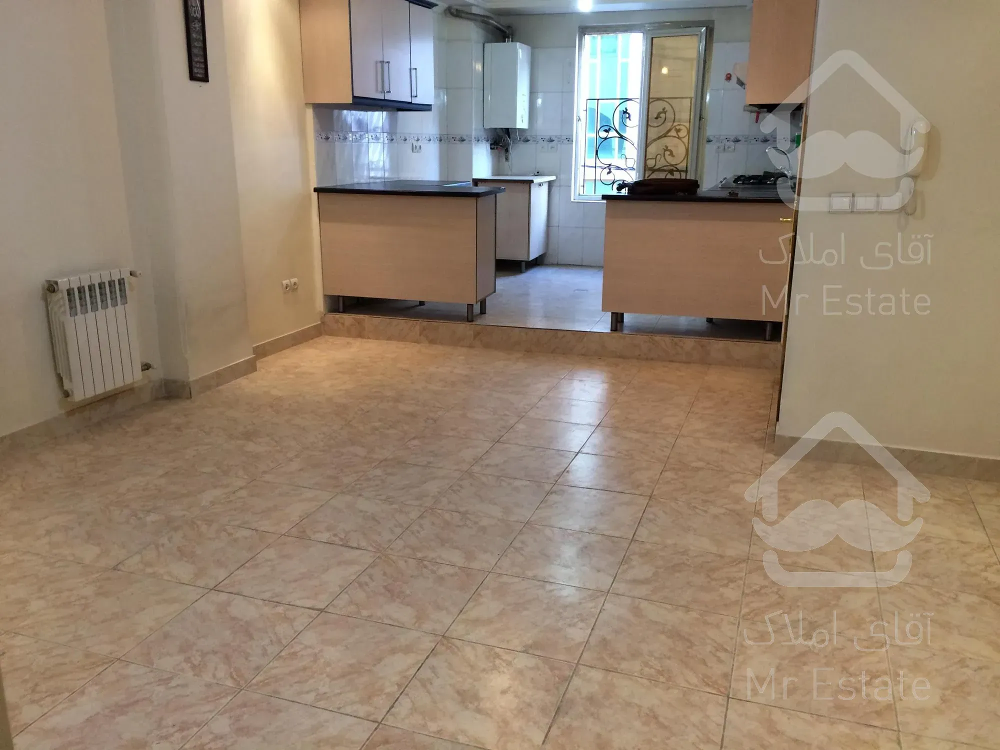 هاشمی ۶۲ متری ۲ خواب پارکینگ غیر مزاحم.