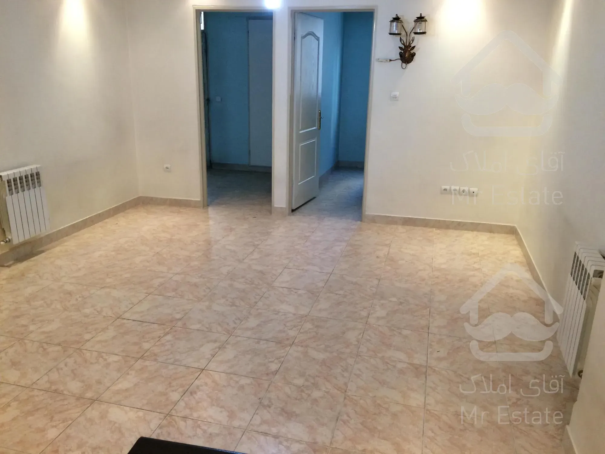 هاشمی ۶۲ متری ۲ خواب پارکینگ غیر مزاحم.