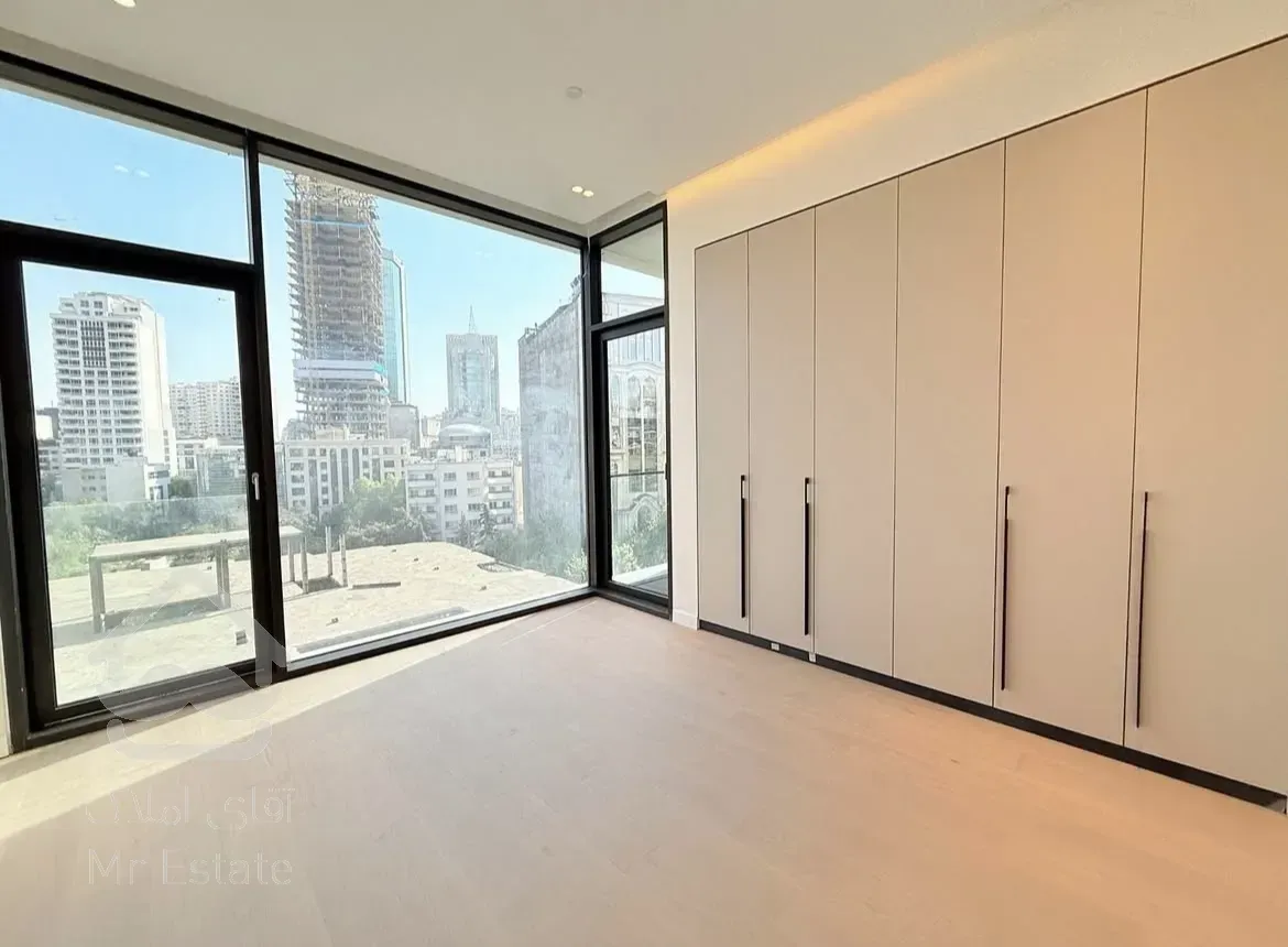 نیاوران ۲۲۰متر ۳پارکینگ سندی