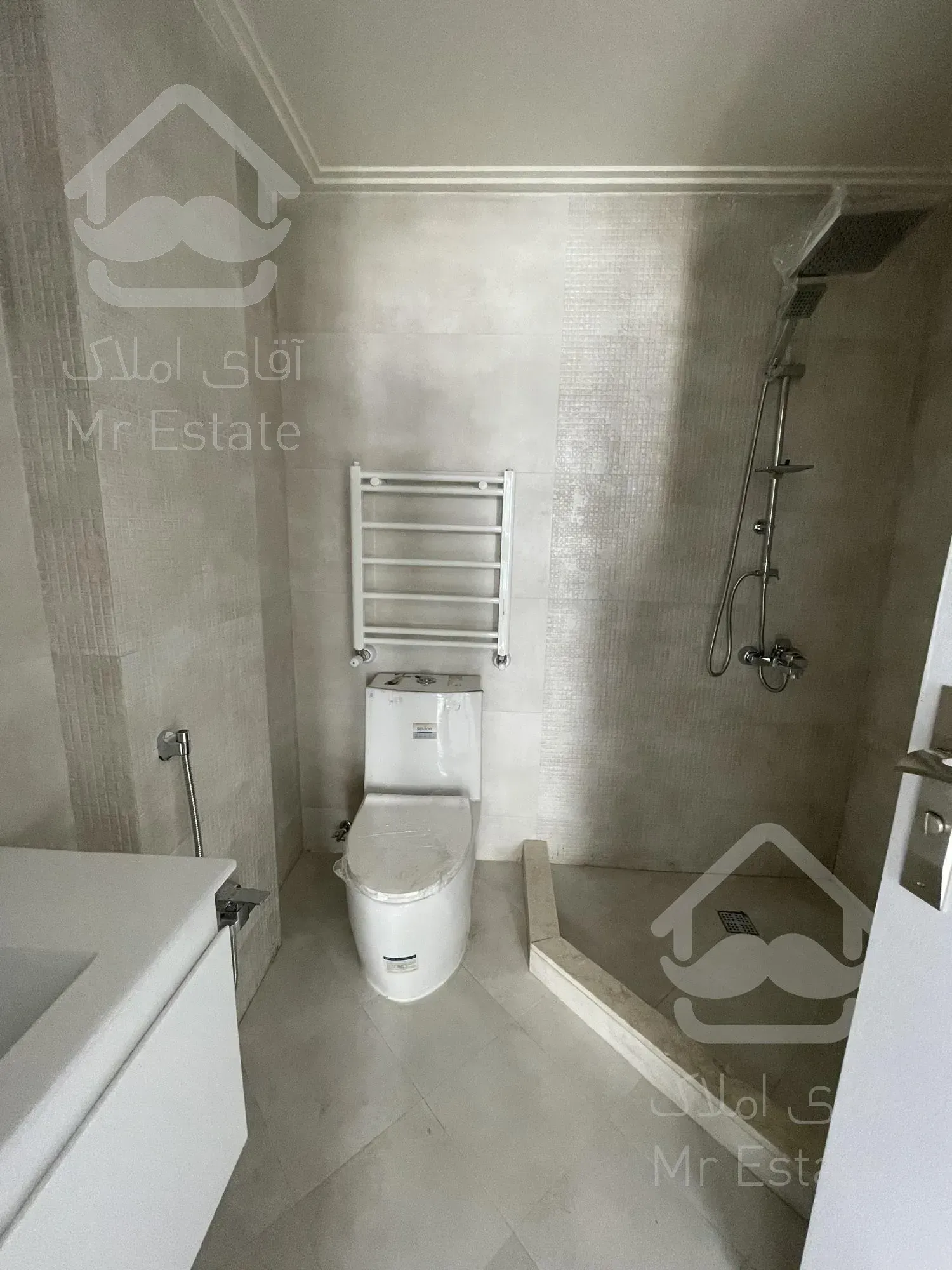 ۱۲۰ متر ۳ خواب کلید نخورده در میرداماد