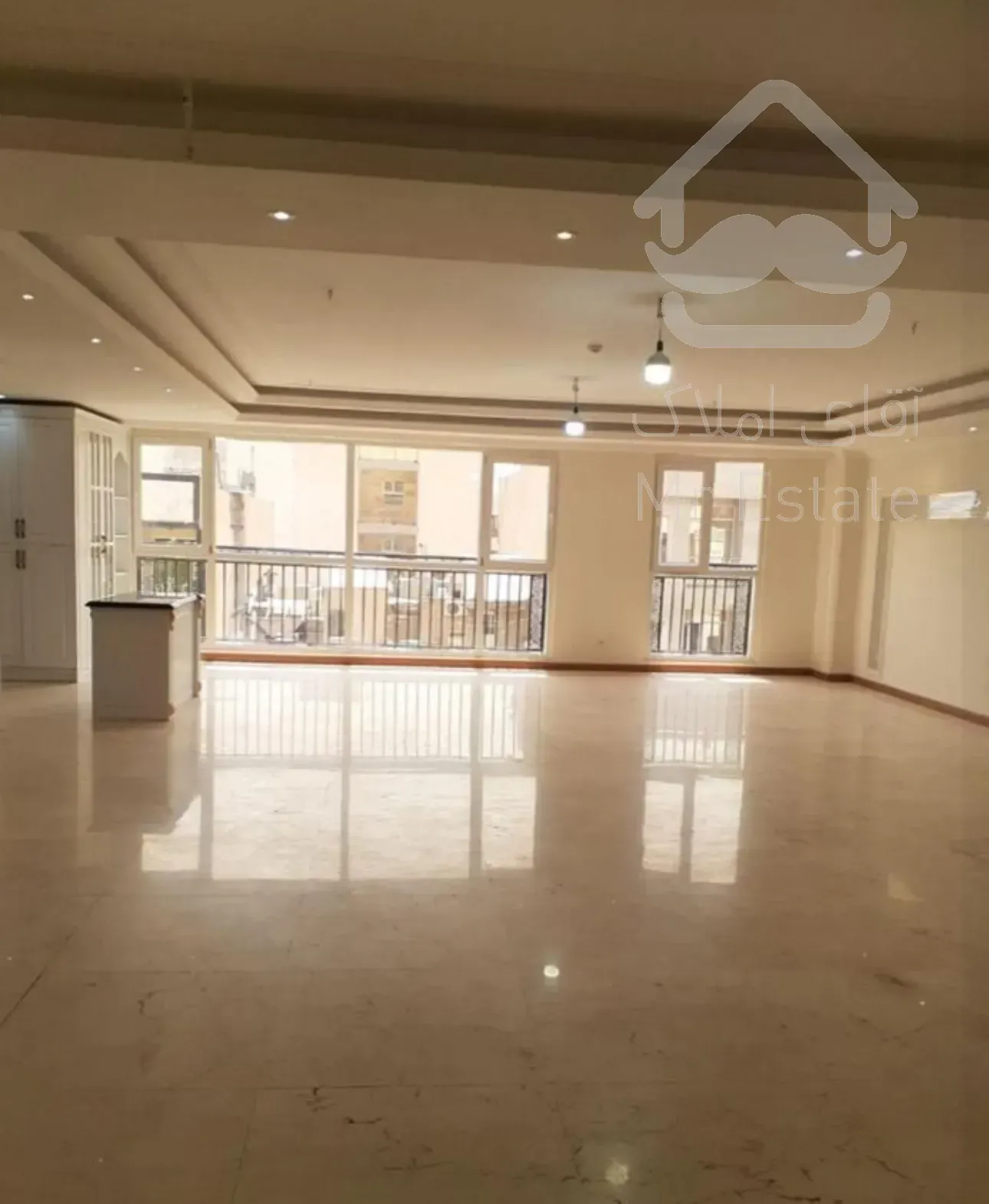 فروش واحد ۸۰ متر ۲خواب نور مستقیم کم واحد زیر قیمت